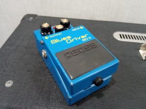 BOSSのブルースドライバーとは？特徴・音作りのコツ・レビュー