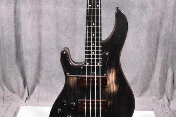 バッカス（BACCHUS） エレキベース ¥50,000
